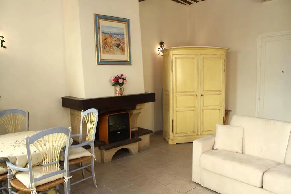 Very Charming Studio Apartment On Port In Cannes A Short Walk To Palais With Aircon And Internet 411 Francia